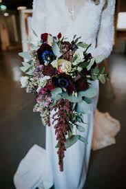 The best blue wedding flowers (and 16 gorgeous blue bouquets) if you're sold on this versatile shade for your wedding color palette, we have the perfect stems to round out your arrangements. Winter Wedding Bouquets Arabia Weddings