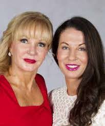 Amy Edis's Instagram, Twitter & Facebook