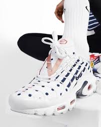 The swoosh continues to retool one of its most unique shoes. Nike Air Max Plus Tn Unite Totale Click To Shop Footlockereu Nike Air Max Plus Sneaker Trend Nike Air Max