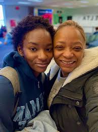 A tragic reminder: A 71-year-old woman in Texas died after contracting a  rare brain-eating amoeba (Naegleria fowleri) — likely from rinsing her  sinuses with unboiled tap water. This microscopic organism can enter