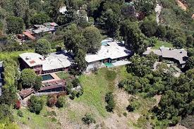 Jack Nicholson S House On Mulholland Drive Jack Bought His Neighbors Marlon Brando S House And Property Jack Nicholson House Celebrity Houses Historic Homes
