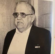 🎓 Ken Savage was honored for teaching science for nearly 55 years, earning  a Guinness World Record at his surprise retirement party.