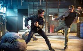 Jack reacher must uncover the truth behind a major government conspiracy in order to clear his name. Jack Reacher Never Go Back Antara Pengen Dan Gak Pengen Balik Lagi Genmuda Com