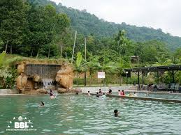 Pengunjung boleh melihat cara hidup masyarakat orang asli disini yang. Mandi Air Bukit Bagi Arnab Makan 11 Aktiviti Menarik Di Refarm Leisure Kampar Budak Bandung Laici