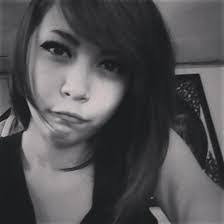 Jade Lester's Instagram, Twitter & Facebook