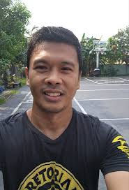 Catch Me... I'm in Love (2011)