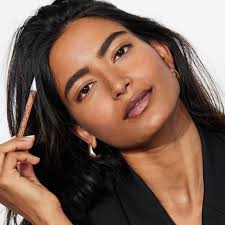 How to Find the Right Lip Liner Shade for Your Skin Tone