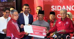 Maybe you would like to learn more about one of these? Tok Him Mahathir Pandang Umno Jijik Tetapi Kini Pelawa Sertai Bersatu Editor Malaysia