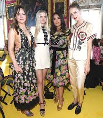 You Ll Never Guess Which Hollywood Heartthrob Is Dad To This Bikini Clad Stunner Celebrity News Showbiz Tv Express Co Uk Stella del carmen banderas griffith (or simply and professionally stella bandaras, born september 24, 1996) is the daughter of actors antonio banderas and melanie griffith. you ll never guess which hollywood