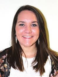 Laura Rivers's Instagram, Twitter & Facebook