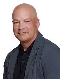 Shaun Westlake's Instagram, Twitter & Facebook