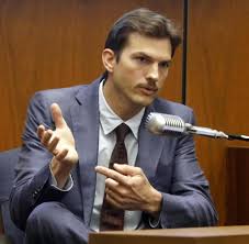 Kutcher was 23 years old at the time. Hollywood Ripper Totete Ashton Kutchers Freundin Ashley Ellerin Welt