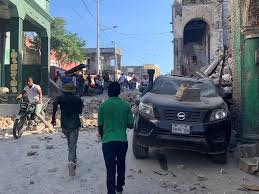 El terremoto de haití de 2010, fue registrado a las 16:53:09 hora local (21:53:09 utc) del martes 12 de enero con epicentro a 15 km de puerto príncipe, la capital haitiana. Li Fcvhyjw5nsm