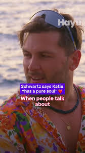 Kelly Schwartz's Instagram, Twitter & Facebook