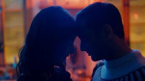 The final scene of buona notte saw francesca lying in bed wide awake next to dev while snow falls outside, seemingly having ditched pino, as the two share an ambiguous look. Master Of None Buona Notte Tv Episode 2017 Imdb