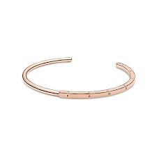 Pandora is known for its customizable charm bracelets, designer rings, necklaces and (now discontinued) watches. Pandora Schmuck Einfach Online Kaufen Christ De