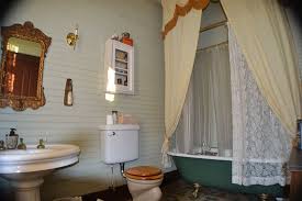 The shower rod can hold a nice curtain, adding both privacy and style. 6 Clawfoot Tub With Rainfall Showerhead Picture Of Carleton House Bed Breakfast Bonham Tripadvisor