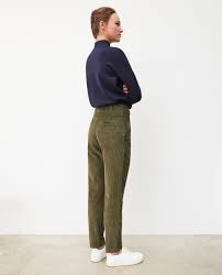 Notre pantalon bien chaud en velours côtelé. Pantalon En Velours Cotele Femme Couleur Olive Night Ganasso Comptoir Des Cotonniers