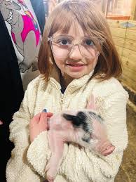 Annie Grinstead's Instagram, Twitter & Facebook