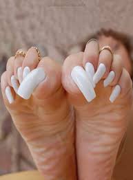 Intenta sumergir las uñas de los pies en un bol pequeño con enjuague bucal. Las Mejores Imagenes De Unas Acrilicas Para Pies Del 2019 Unas Del Pie Imagenes De Unas Acrilicas Unas Pies