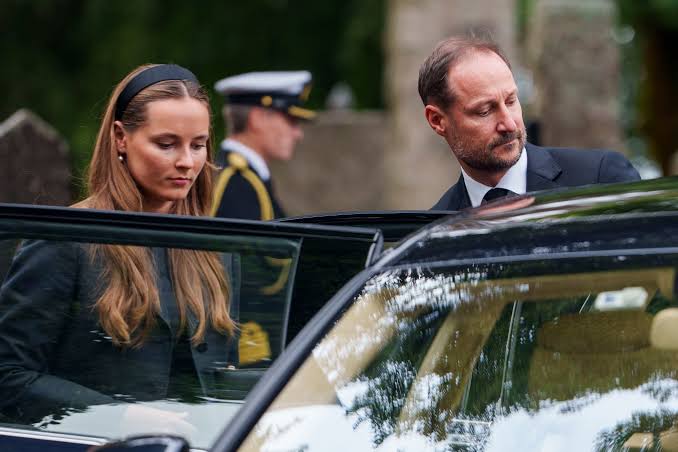 Kong Haakon, Kong Harald | Kong Haakon og Ingrid Alexandra: Slik er  edavleggelsen