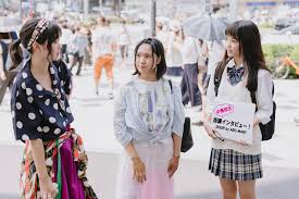 女子高生の最新ファッショントレンドをチェックモデル佐久間乃愛