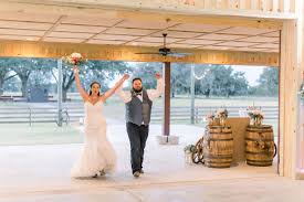 Our pipe and drape is available in heights of 8 feet tall or 10 feet tall. 7 Tips For Creating A Fun Diy Photo Booth For Your Barnyard Wedd