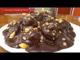Profiterol hamurunu da profiterol kremasını da tarifimizde anlatacağımız resimli adımlarla bir bir uyguladığınızda nefis sonuçlar elde edeceğinize eminiz. Tam Olculu Kolay Profiterol Tarifi Youtube