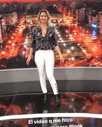 Explore @carolinalosada tweets with statistics and download mp4 videos periodista: 3 334 Me Gusta 339 Comentarios Carolina Losada Carolosada En Instagram Look De Anoche Para Intratables Y Bastababy E White Jeans Fashion How To Make
