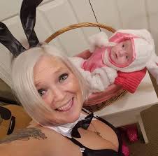 Watch Art's appearance in his friend Caylee Hammack's brand new music video  for her song "Just Friends", which premiered