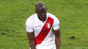 ¿estás buscando las últimas noticias sobre luis advíncula? Luis Advincula Niega Tener Ofertas Del Futbol Italiano Europa Al Dia Dw 11 04 2020