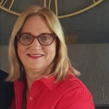 Get to know our CEO Renee Blackman! Renee is a proud member of the Gubbi  Gubbi (Kabi Kabi) nation and is a passionate advocate for the health and  wellbeing of Aboriginal and