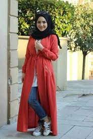 Gaya baju muslim terbaru, pusat baju muslim terbaru, menjual fashion muslim berkualitas dari berbagai merk dengan harga yang terjangkau. Gaya Casual Wanita Berhijab Mengenakan Jeans Gaya Model Pakaian Model Pakaian Muslim Model Pakaian