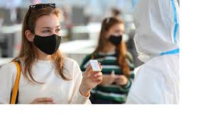 Auf elf teststraßen wird jeder einzelne vor dem austria center vienna auf eine mögliche infektion getestet. Large Scale Covid Screening Trial At Austria Center Vienna Meetingsnet