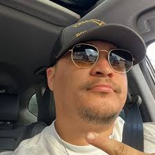 jeremy allen white said that his three year old daughter believes that he  is a real chef, despite his attempts to tell her otherwise.