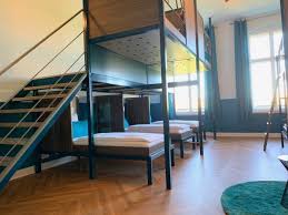 Unsere 4 bett zimmer besitzen einzelbetten mit hotelstandard und werden mit bettwäsche und handtücher ab 19 euro pro bett angeboten. Grand Hostel Berlin Classic Berlin Deutschland Hostelscentral Com De