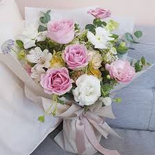 Autumn Now But My Heart Is Still In Spring Loving The Scabis Fleuristesg Flower Arrangements Flower Delivery Spring
