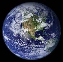 La giornata mondiale della terra, istituita dalle nazioni unite nel 1970, oggi assume un significato più profondo per la concomitanza con la pandemia coronavirus che ci impone una riflessione generale sul futuro del pianeta. Earth Day Giornata Mondiale Della Terra Celebrazioni Edi Org Earthday Earth Day Italia