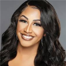 I told myself that I'd never announce a new role using that cringy smiling  balloon! 😂 So I'm not. But I did get a new role as Community Engagement  Specialist at Bright