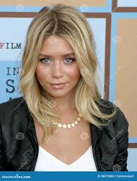 Van Ashley's Instagram, Twitter & Facebook