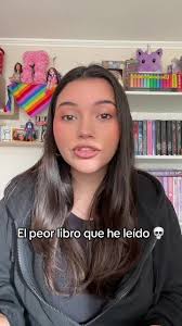 Escritora Se Queja De Reseñas Menos De 3 Estrellas