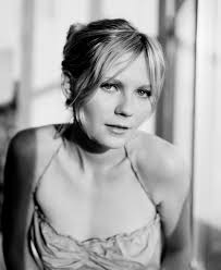 Shades of Gray: April 2022