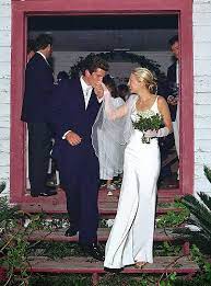Carolyn Besette Celebrity Wedding Dresses Celebrity Bride Carolyn Bessette Wedding