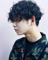 春夏に人気のメンズヘアスタイル トランクスヘアーに女性にもウケるナチュラルショートマッシュ メンズ ヘアスタイル メンズパーマ ショート 人気のメンズヘアスタイル