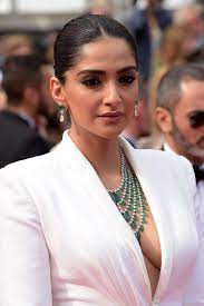 On the work front, sonam kapoor will be next seen in the upcoming film, 'blind'. Sonamkapoor Twitter Search Twitter Indian Bollywood Actress Indian Actress Hot Pics Sonam Kapoor Fashion