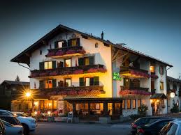 Startseite gemütlich im landhausstil eingerichtete ferienwohnungen für 1 bis 4 personen erwarten sie. 3 Sterne Hotel Alpenhof Wallgau In Mitenwald Alpenwelt Karwendel Oberbayern