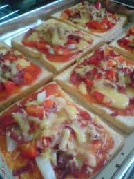 Jika kalian pernah melihat cara memasak pizza, pasti memasaknya dimasukkaan pada oven besar ataupun tungku. Resepi Pizza Mini Tanpa Oven Recipes Pad Q