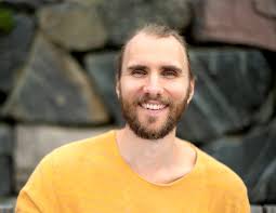 I suck... I mean I stuck in a loop of procrastination and regret. I start  my day with full motivation that i will do everything that i have written 