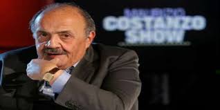Carmelo abbate (5 ağustos 1971, castelbuono , i̇talya), i̇talyan bir gazeteci ve muhabirdir. Carmelo Abbate Il Giornalista E Saggista Ospite Su Rete 4 Maurizio Costanzo Show Puntata 8 Maggio 2016