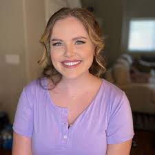 ✨ G O R G E O U S ✨ @lariemd is one of my favorite people… and needless to  say, she is stunning!! This epic photo is by @laciephotography  #ellennavarromakeup #arizonabridalmakeupartist